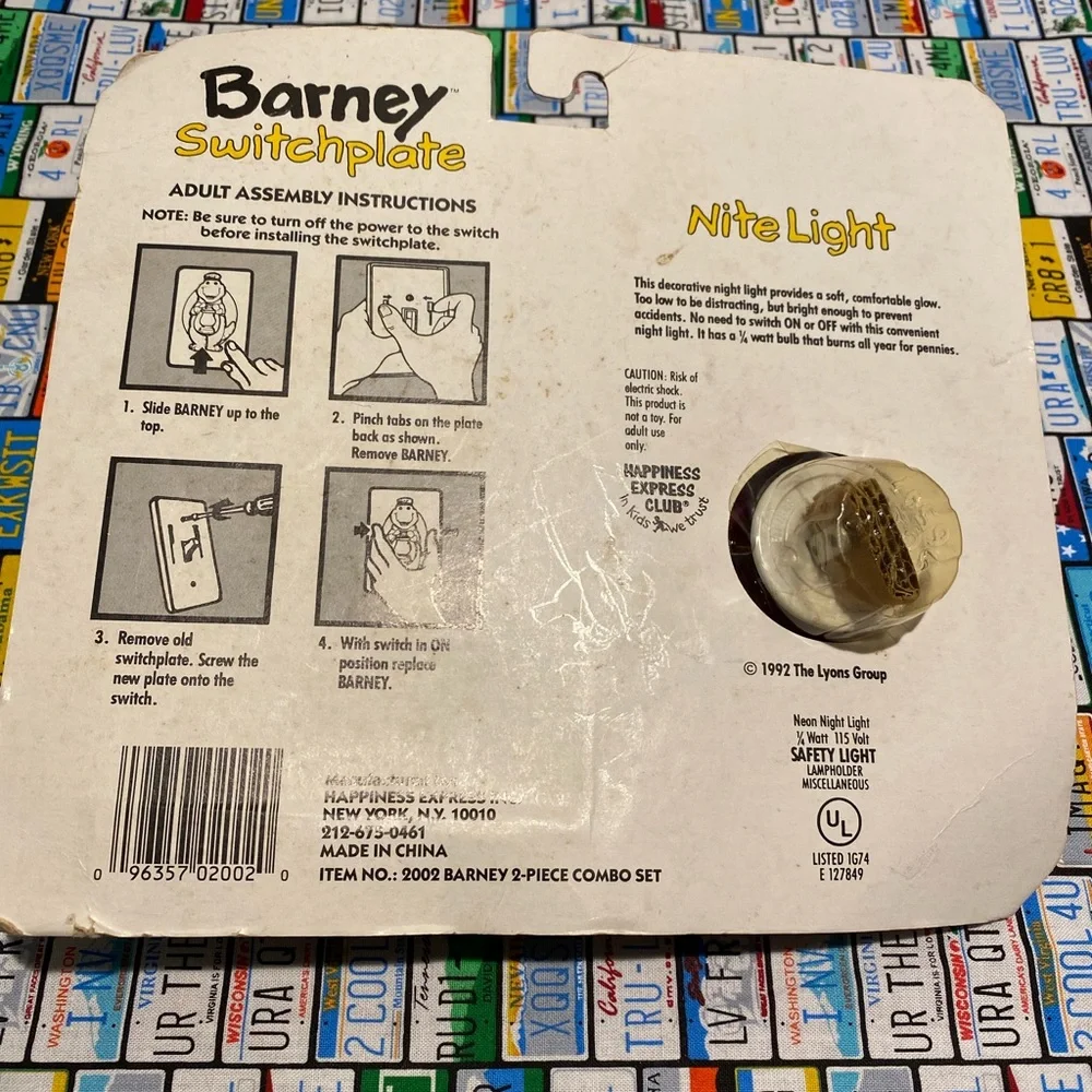 Barneys Purple and Yellow Night Light & switch plate Figurine Set. From 1992 - Picture 2 of 3